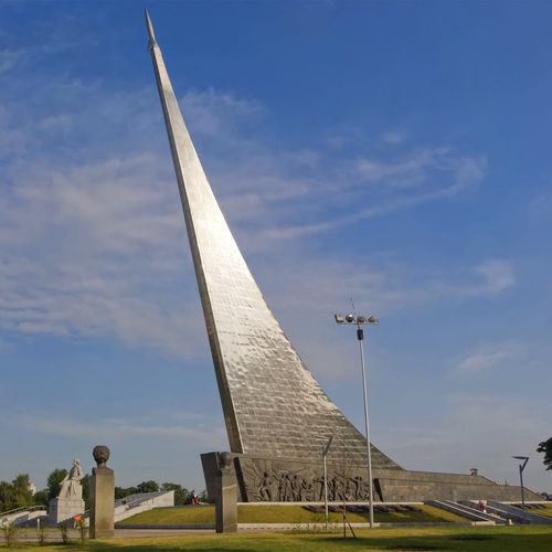 Монумент Покорителям космоса