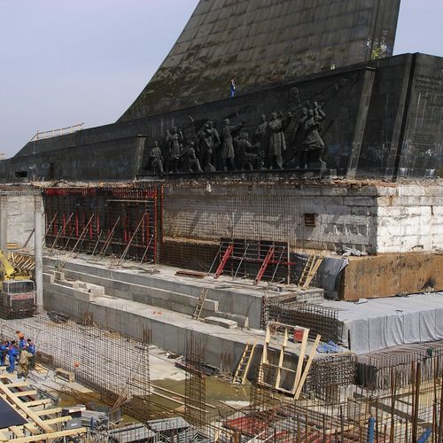 Монумент Покорителям космоса