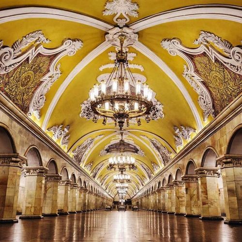 Станция Комсомольская кольцевая Московского Метрополитена
