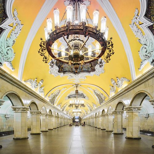 Станция Комсомольская кольцевая Московского Метрополитена