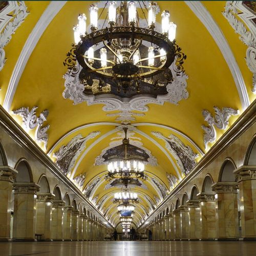 Станция Комсомольская кольцевая Московского Метрополитена