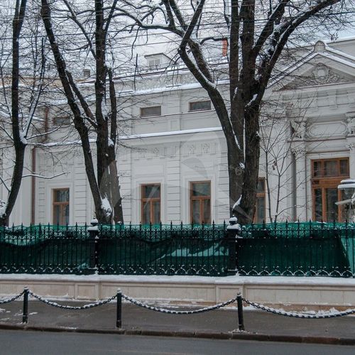 Дом приемов Правительства РФ на ул. Воздвиженка, фасад