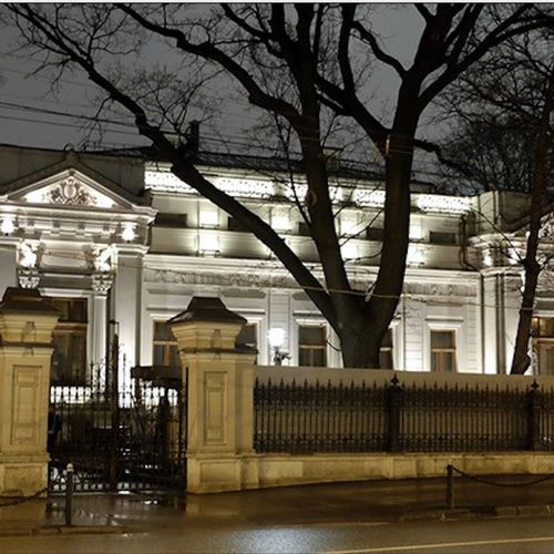 Дом приемов Правительства РФ на ул. Воздвиженка, фасад